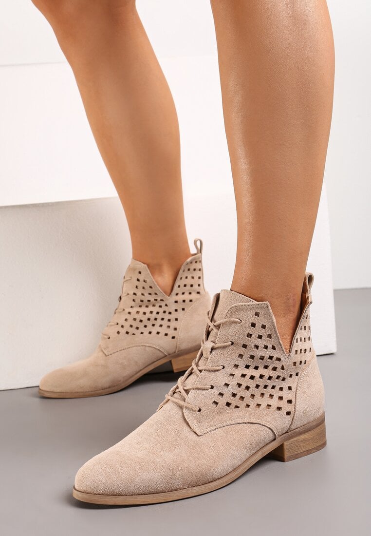 Beżowe Sznurowane Botki ze Skórzaną Wkładką Ażurową Cholewką za Kostkę i Wycięciem Tlixa