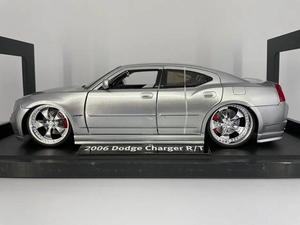 Jada Toys  Dodge Charger 2006 R/T Silver 1:18 90723A