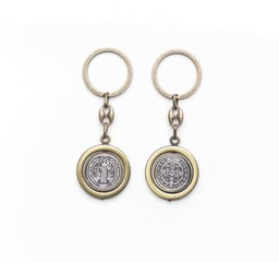 Brelok obracany - Św. Benedykt - satynowa powłoka