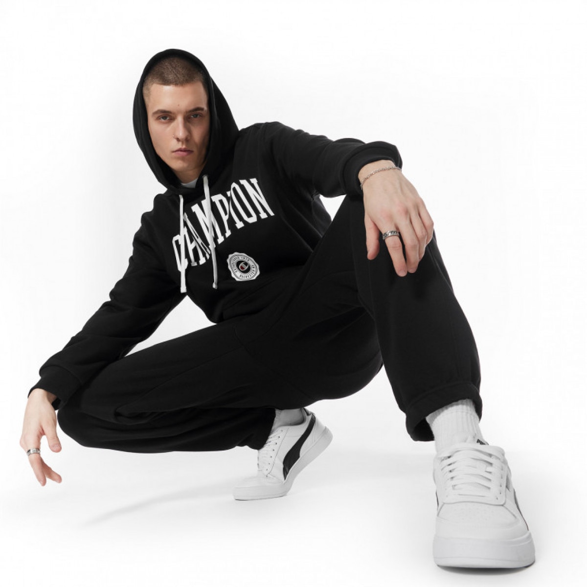 Męska bluza dresowa nierozpinana z kapturem Champion Legacy Hooded Sweatshirt - czarna - CHAMPION