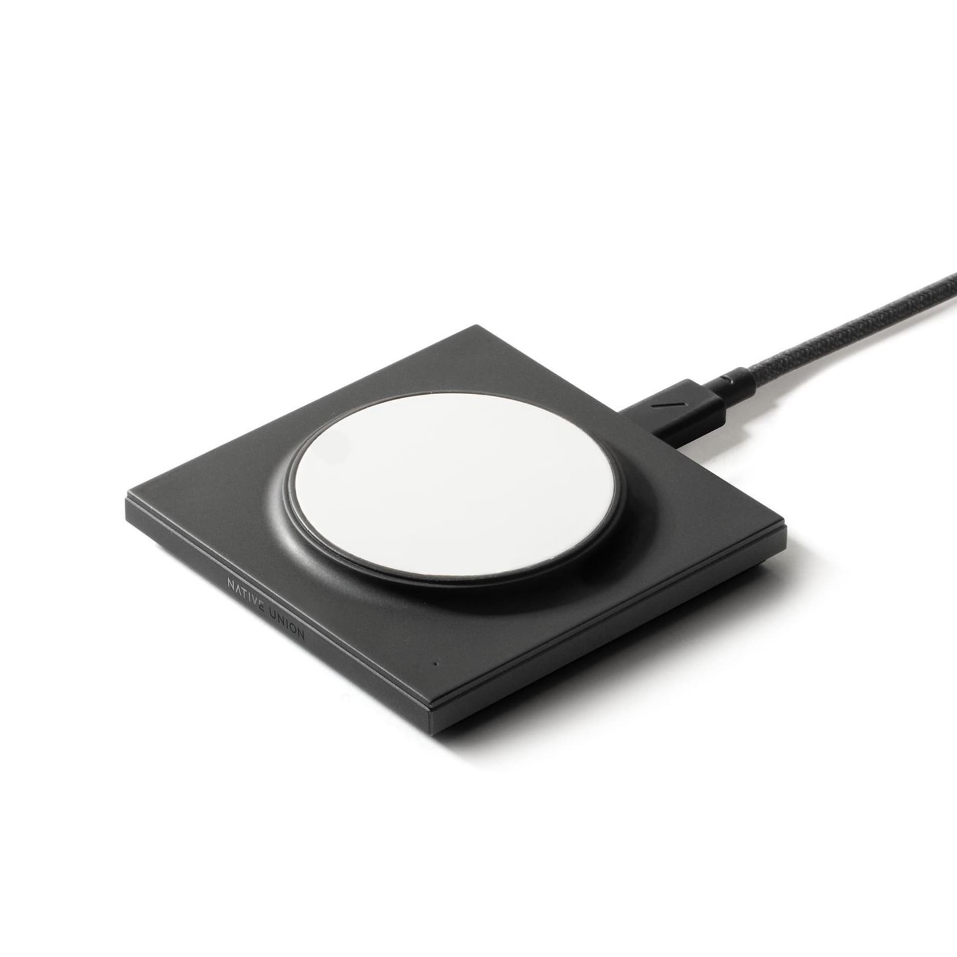 Native Union Drop Magnetic Wireless charger black - darmowy odbiór w 22 miastach i bezpłatny zwrot Paczkomatem aż do 15 dni