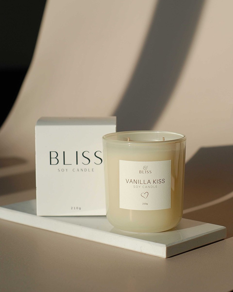 Świeca sojowa VANILLA KISS - wanilia, kokos, miód - 210g