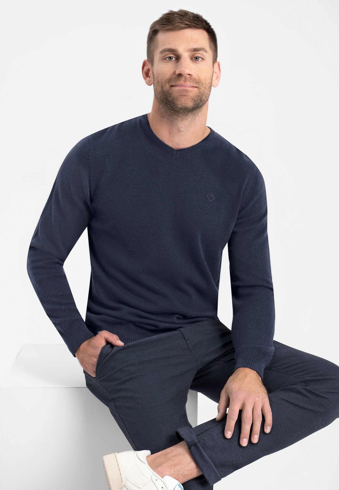 Sweter z dekoltem w serek S-STIG - Volcano