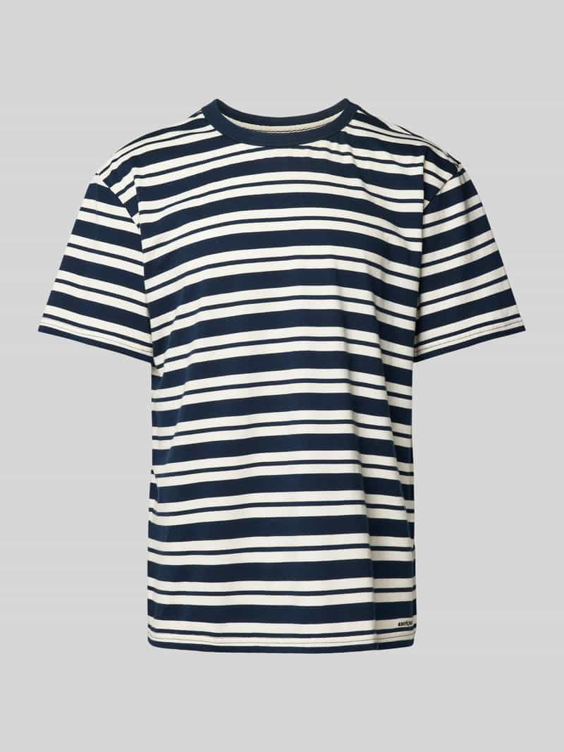 T-shirt ze wzorem w paski model ‘AKKIKKI’