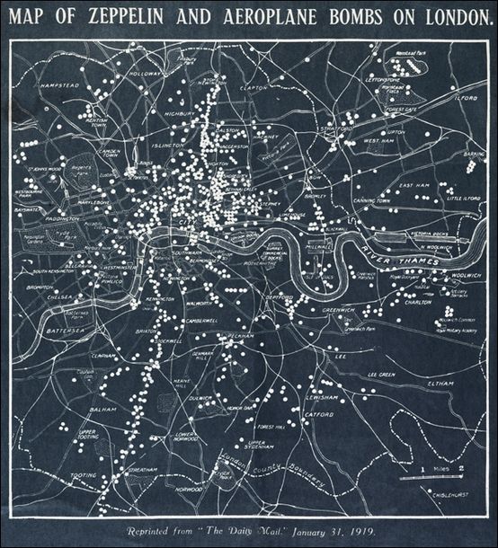 Map of Zeppelin and aeroplane bombs on London - plakat 30x30 cm