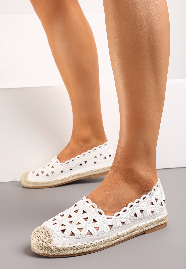 Białe Espadryle z Ażurową Cholewką i Plecioną Płaską Podeszwą Plicia
