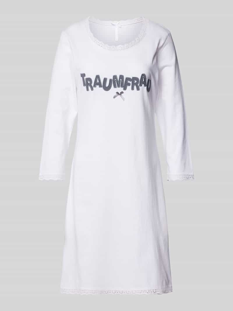 Koszula nocna z wyhaftowanym napisem model ‘Traumfrau’