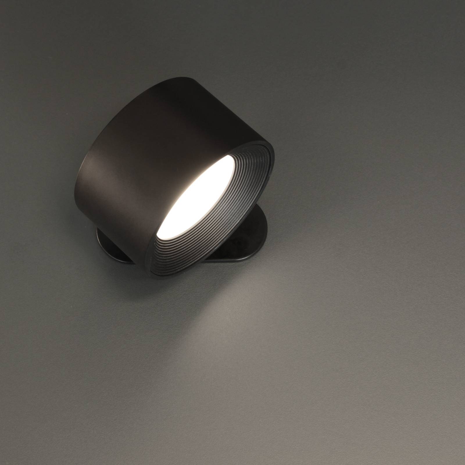 FH Lighting Akumulatorowa lampa ścienna LED Magnetics, czarna, CCT, z magnesem