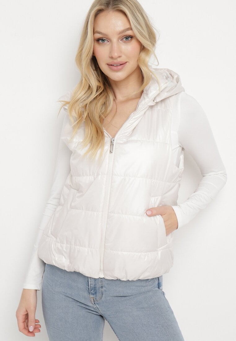 Biała Kamizelka z Odpinanym Kapturem i Kieszeniami Pikowana Aggevia