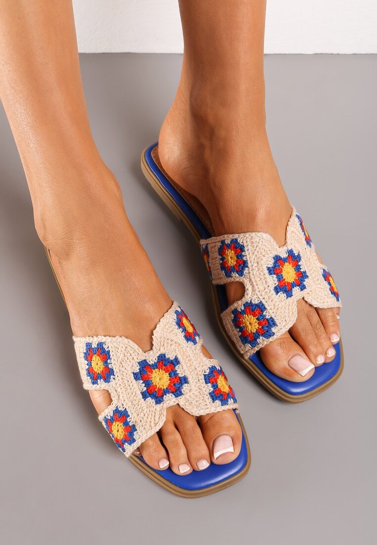 Niebieskie Klapki Ozdobione Haftowanymi Kwiatami Reviala