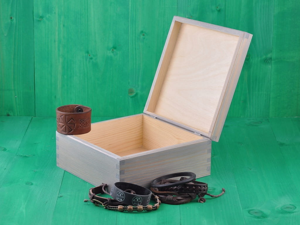 Szara Szkatułka Na Prezent Na Drobiazgi.