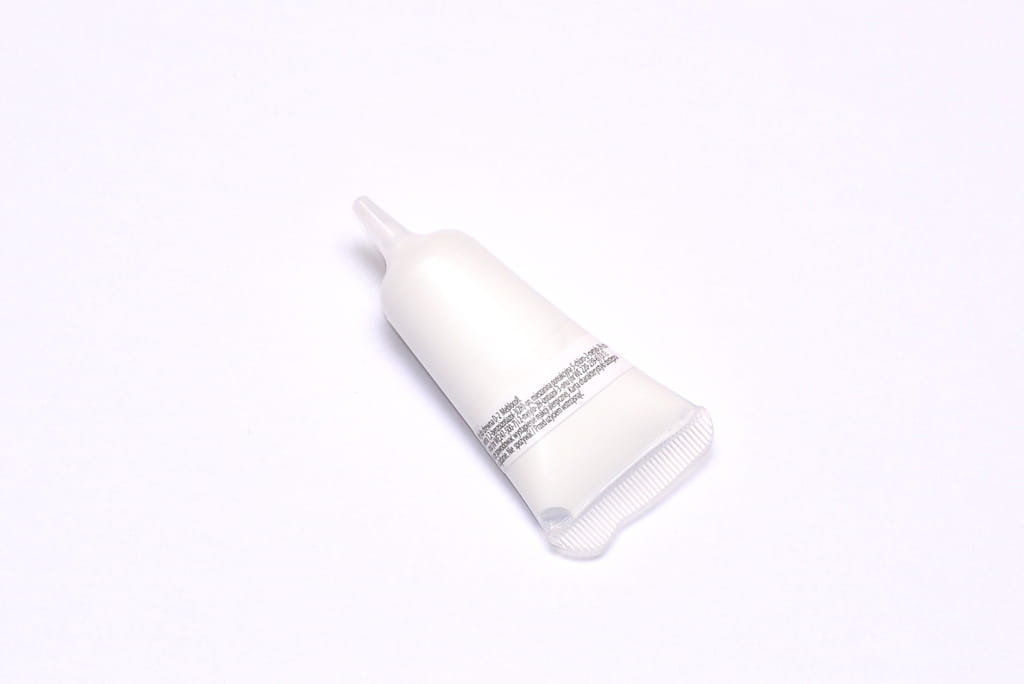 Mały klej wikol do papieru drewna 12ml.