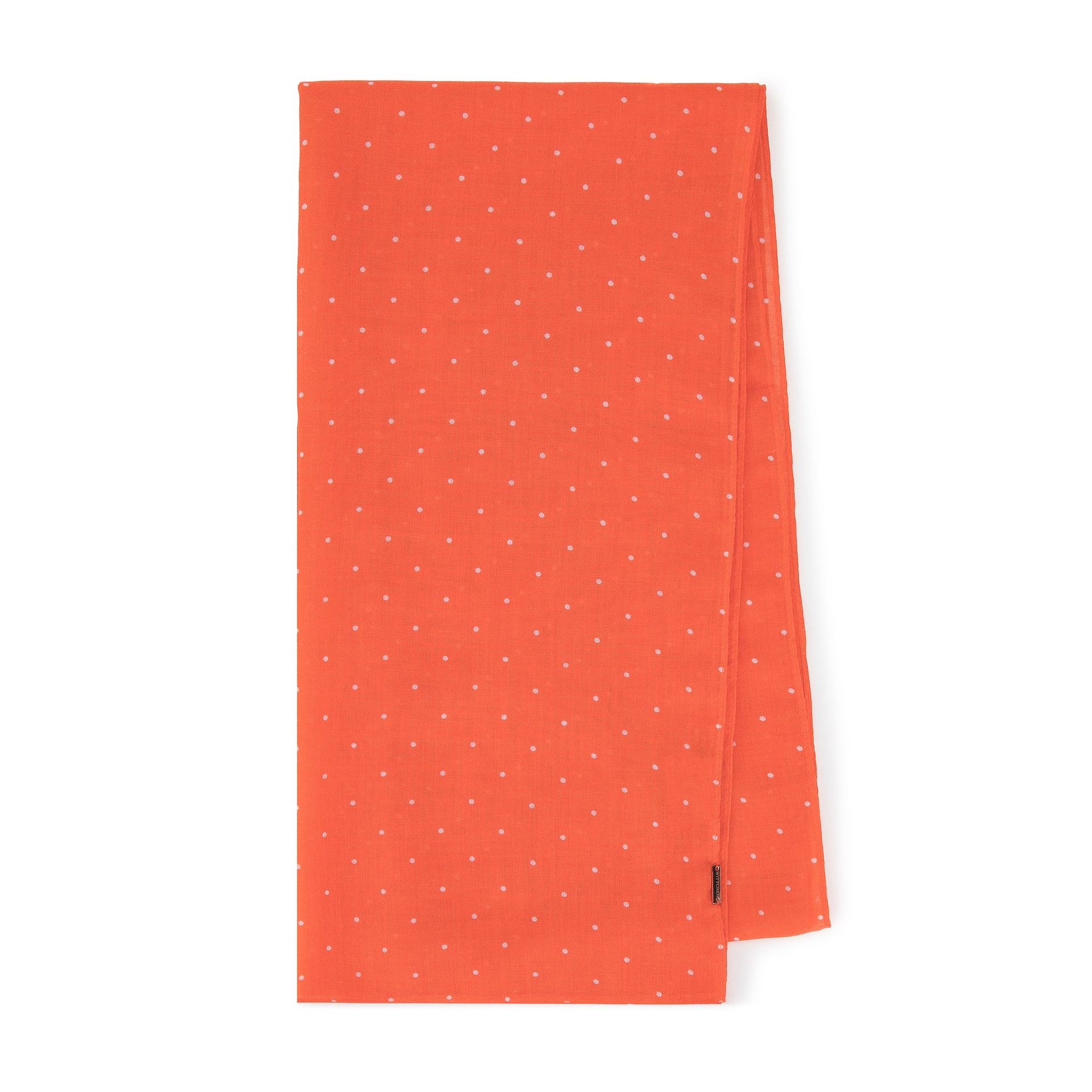 Delikatny szal w groszki malinowy