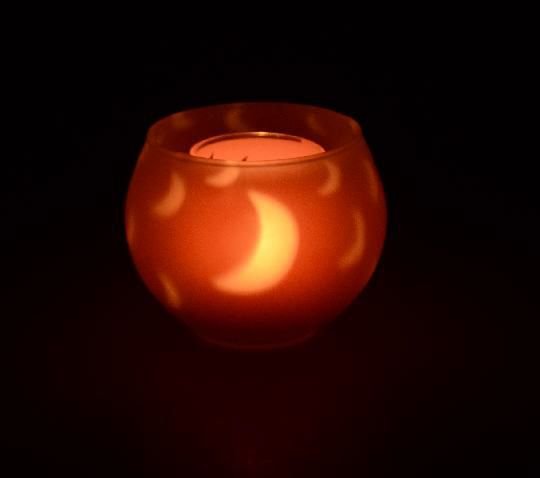Lampka TEALIGHT podgrzewacz świecznik KSIEZYC czerwona