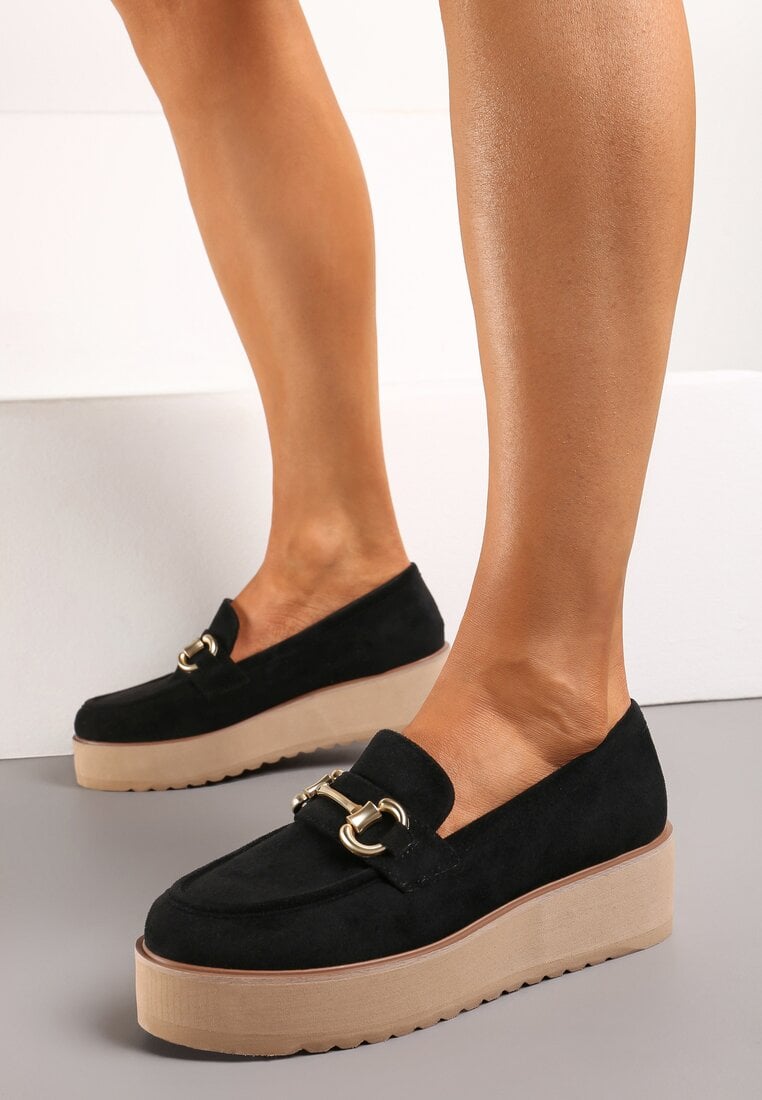 Czarne Mokasyny na Platformie z Ozdobą Metalową Emberia