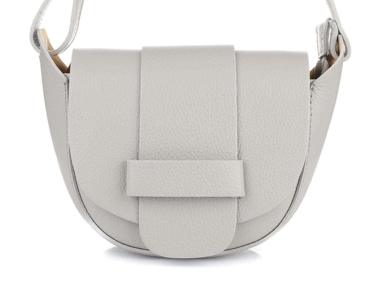 Vera Pelle, Listonoszka damska, X41