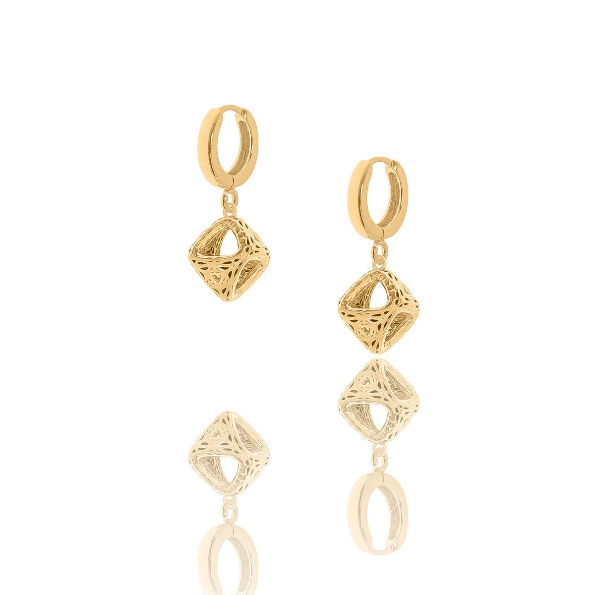 Kolczyki srebrne pozłacane z ażurowymi zawieszkami