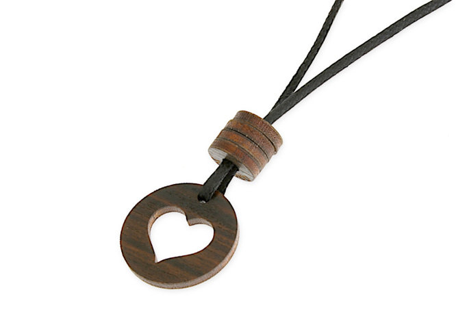 Naszyjnik Z Serduszkiem Drewnianym Czerń