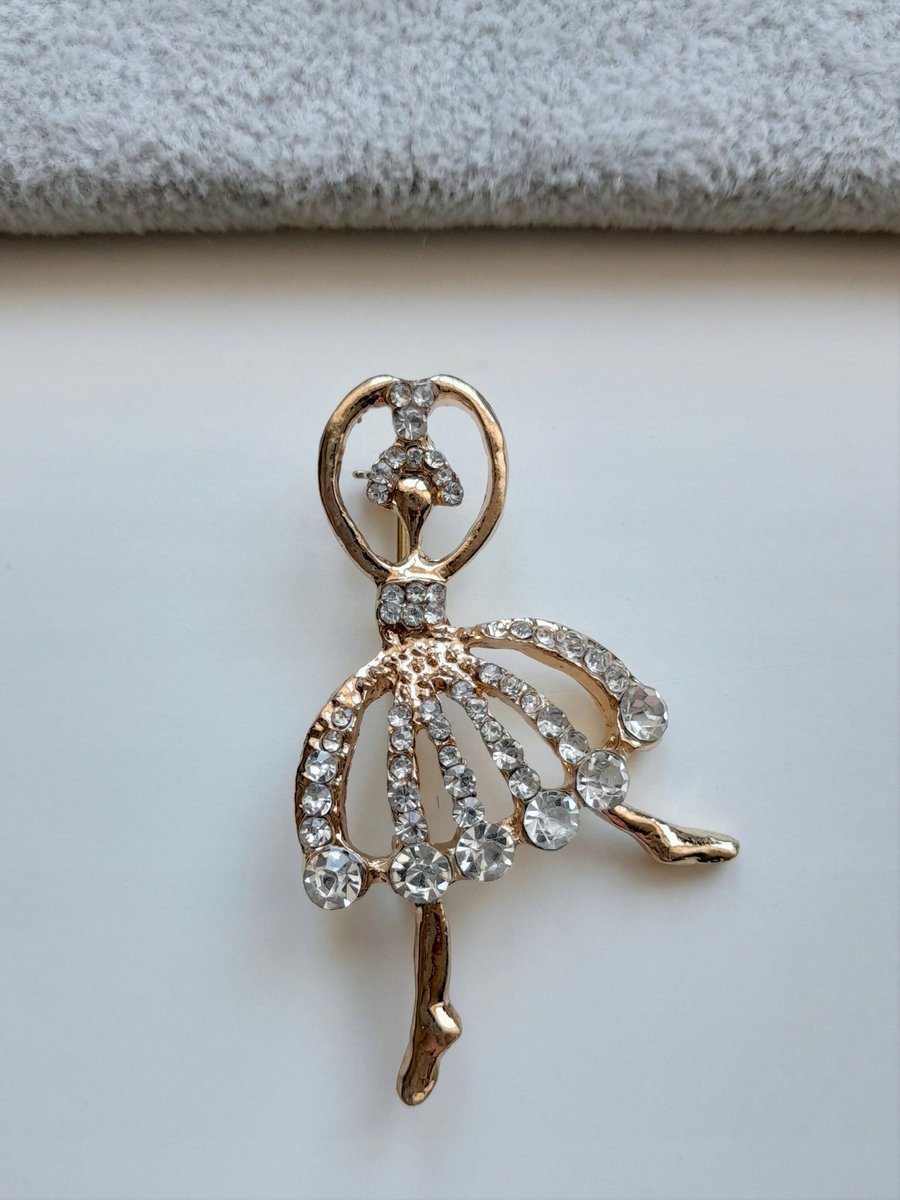 BROSZKA ZŁOTA BALETNICA TANCERKA CYRKONIE TANIEC