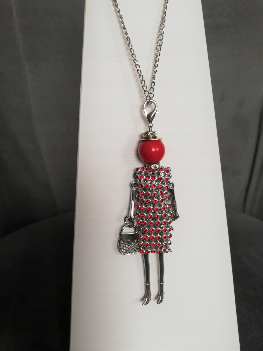 2W1DŁUGI NASZYJNIK BRELOK LALKA CZERWONA 65cm