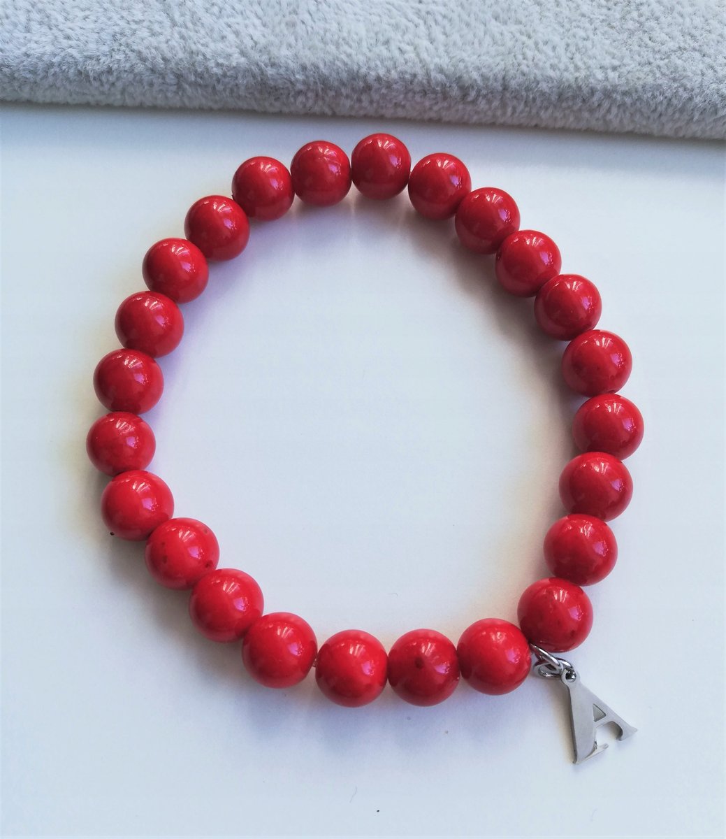 JADEIT CZERWONA BRANSOLETKA Z LITERKĄ ZE STALI