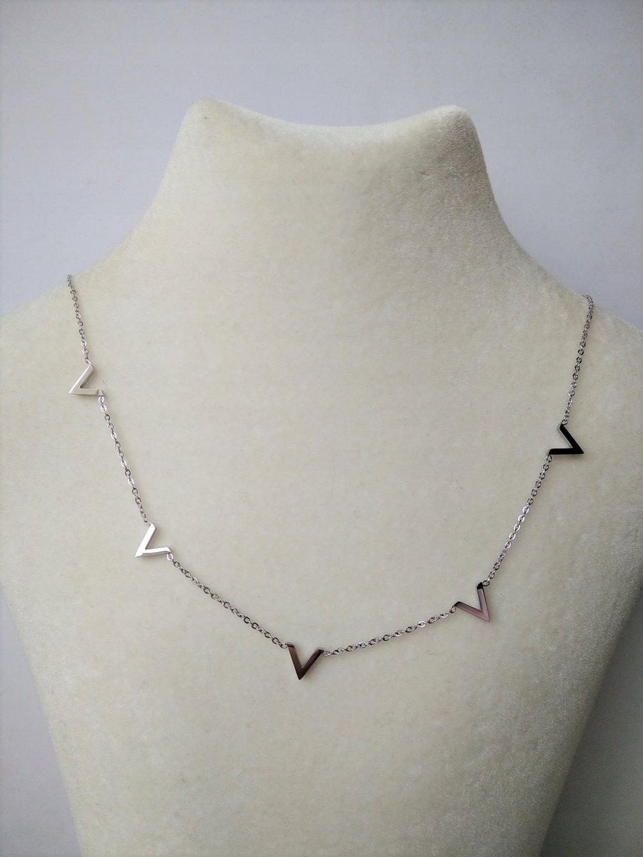 naszyjnik celebrytka literka V vka SREBRNA STAL