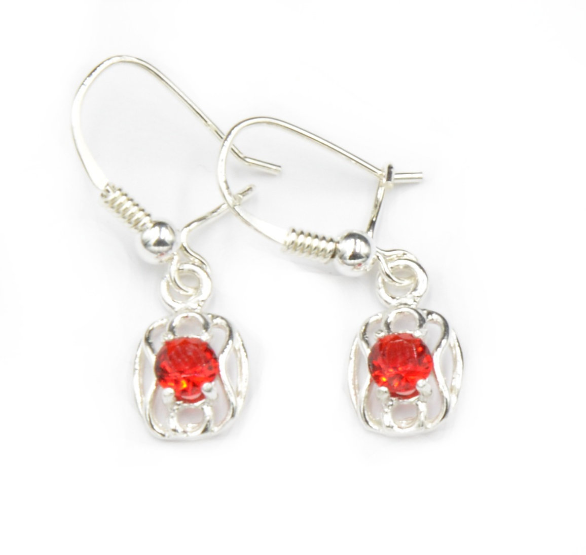 Kolczyki Srebrne Ażurowe Czerwone Cyrkonie. Pr.925