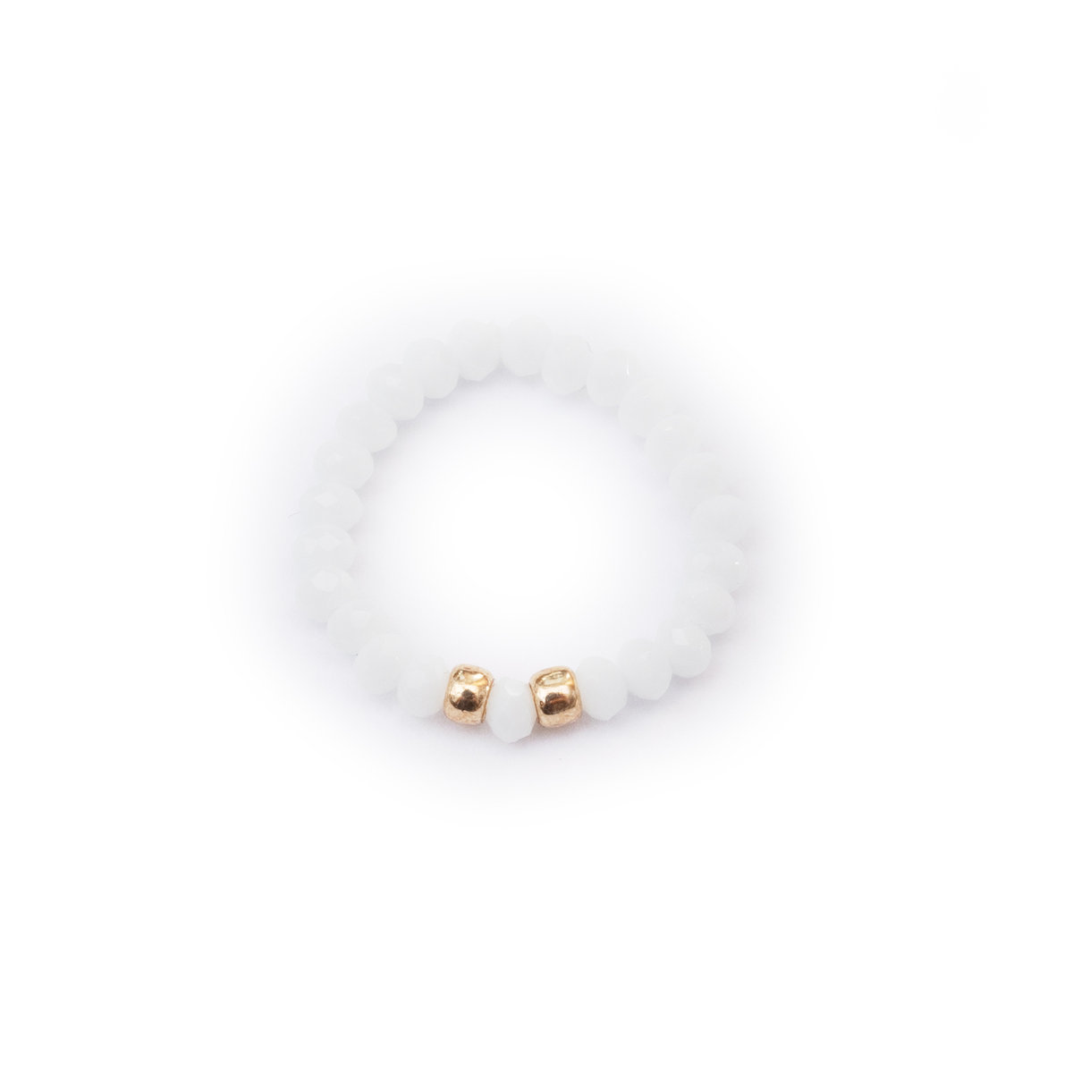 Biały pierścionek na gumce BA3944