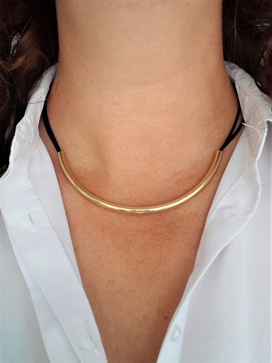 naszyjnik rurka złota metal sznurek czarny