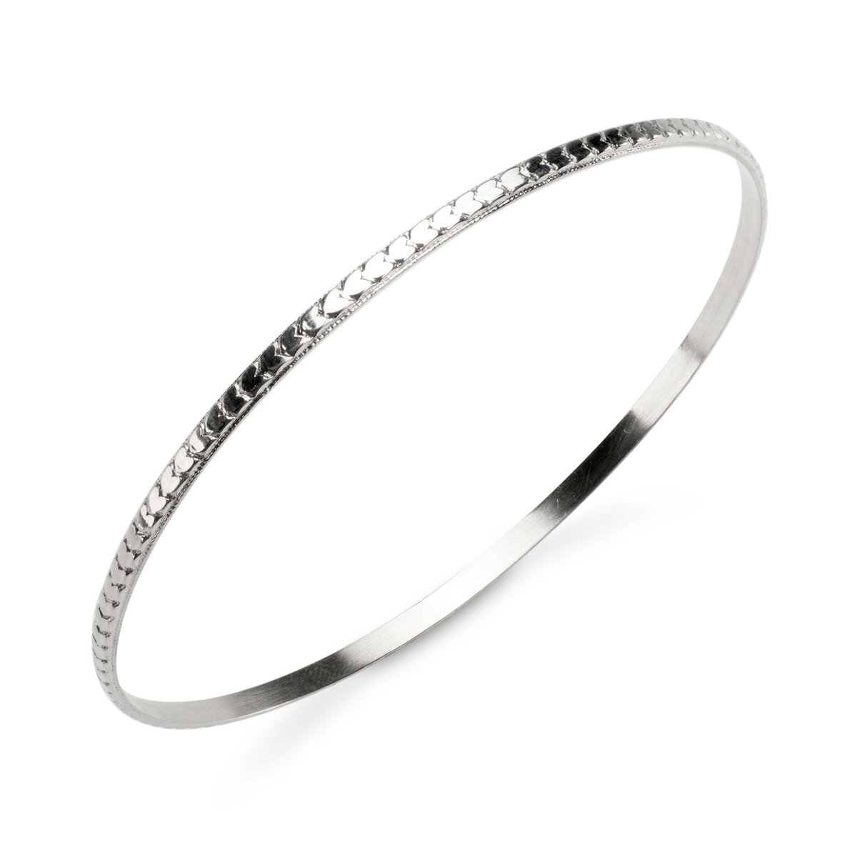 Bransoletka srebrna koło serduszka i wzór na krawędzi