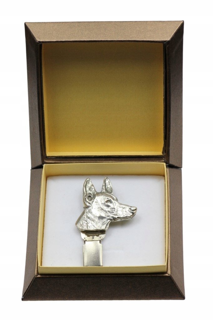Pies Faraona broszka z klipsem w pudełku dog show