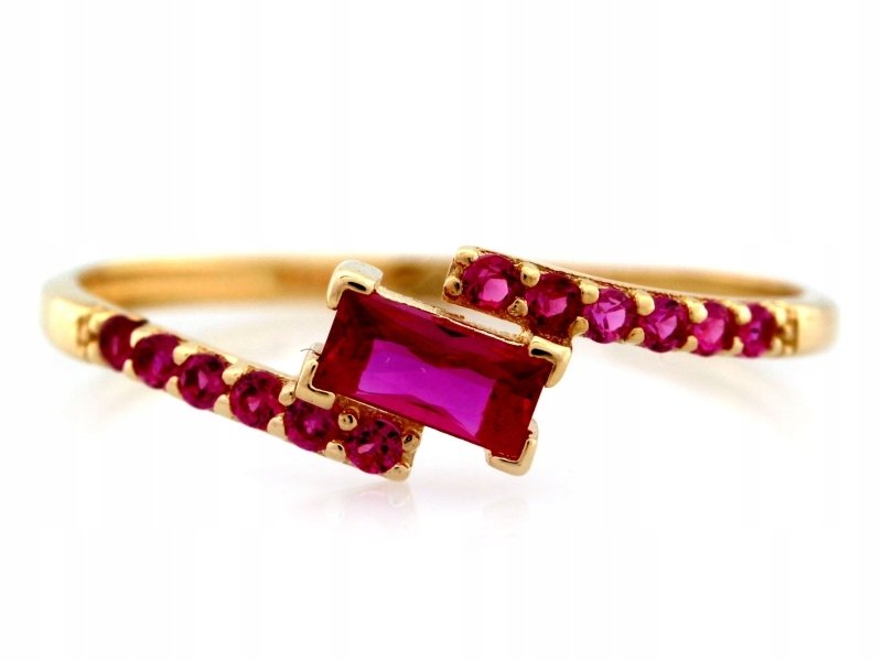 Złoty pierścionek 585 z drobnymi cyrkoniami rozmiar 13 odcienie fioletu