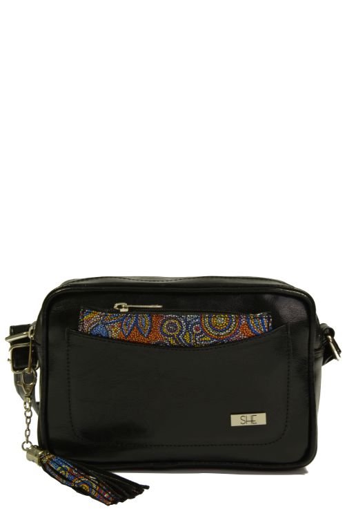 Czarna prostokątna listonoszka ze skóry