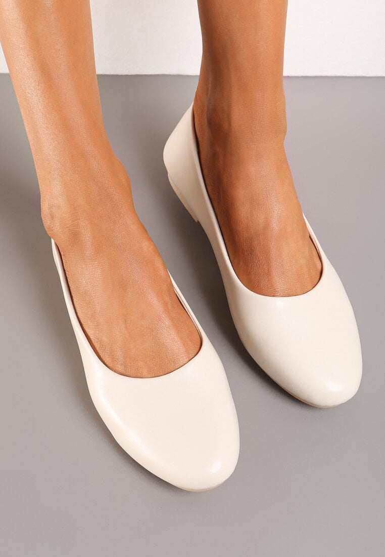 Beżowe Płaskie Balerinki z Imitacji Skóry Wsuwane z Okrągłym Noskiem Jemenna