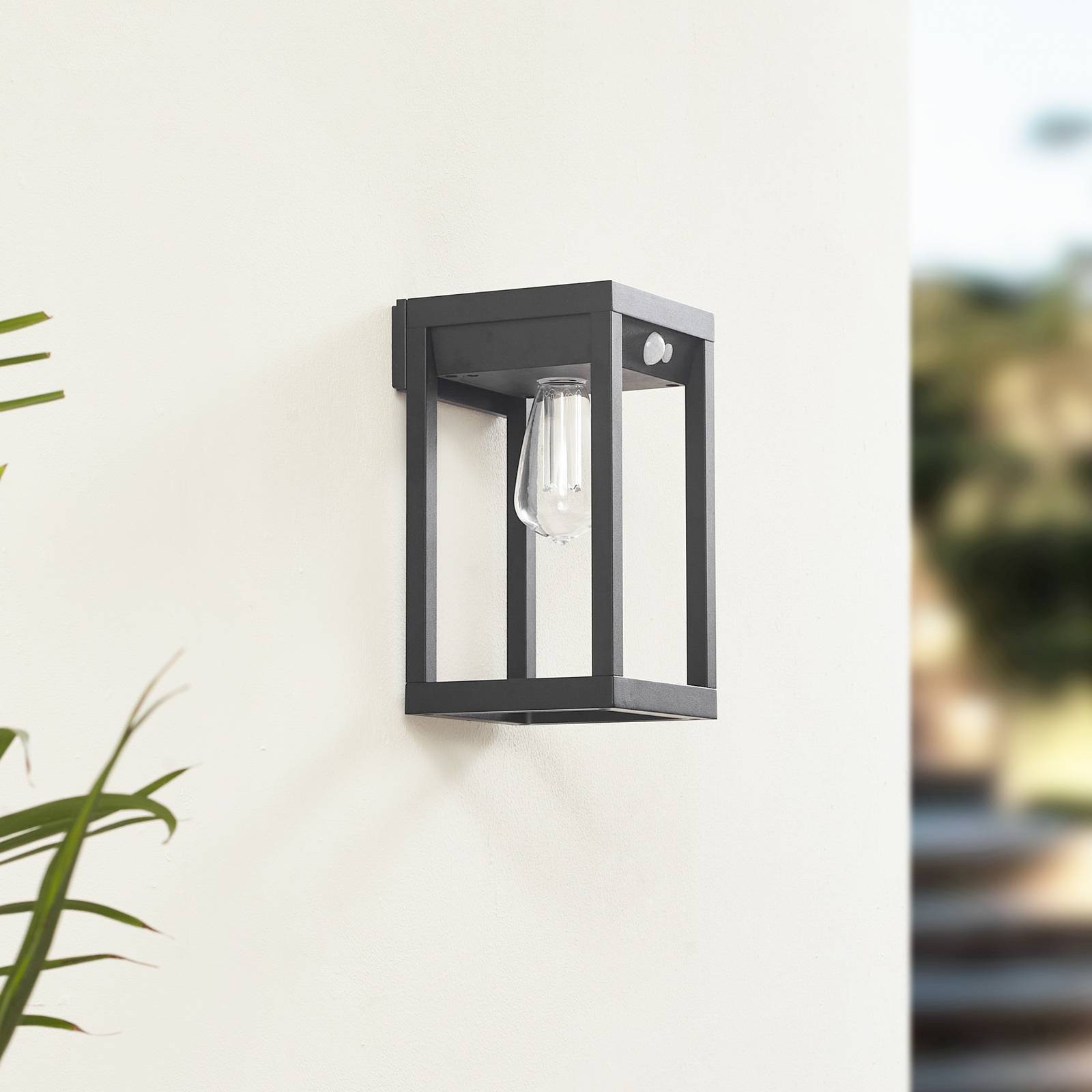 Lindby Smart LED solarny kinkiet ścienny Enea, czujnik, CCT, RGB, Tuya