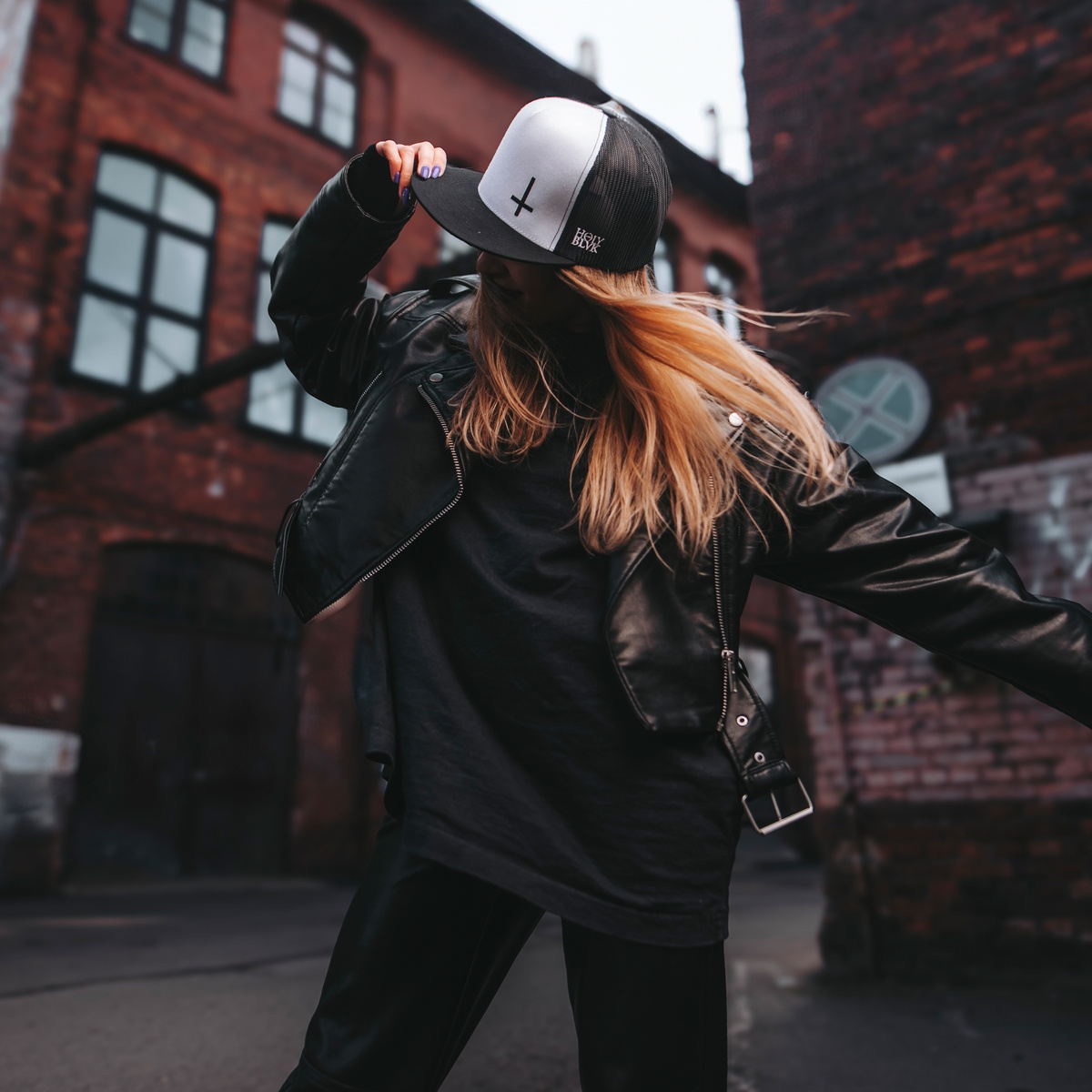 Czapka z Daszkiem Holy Blvk Inverted Cross  Trucker