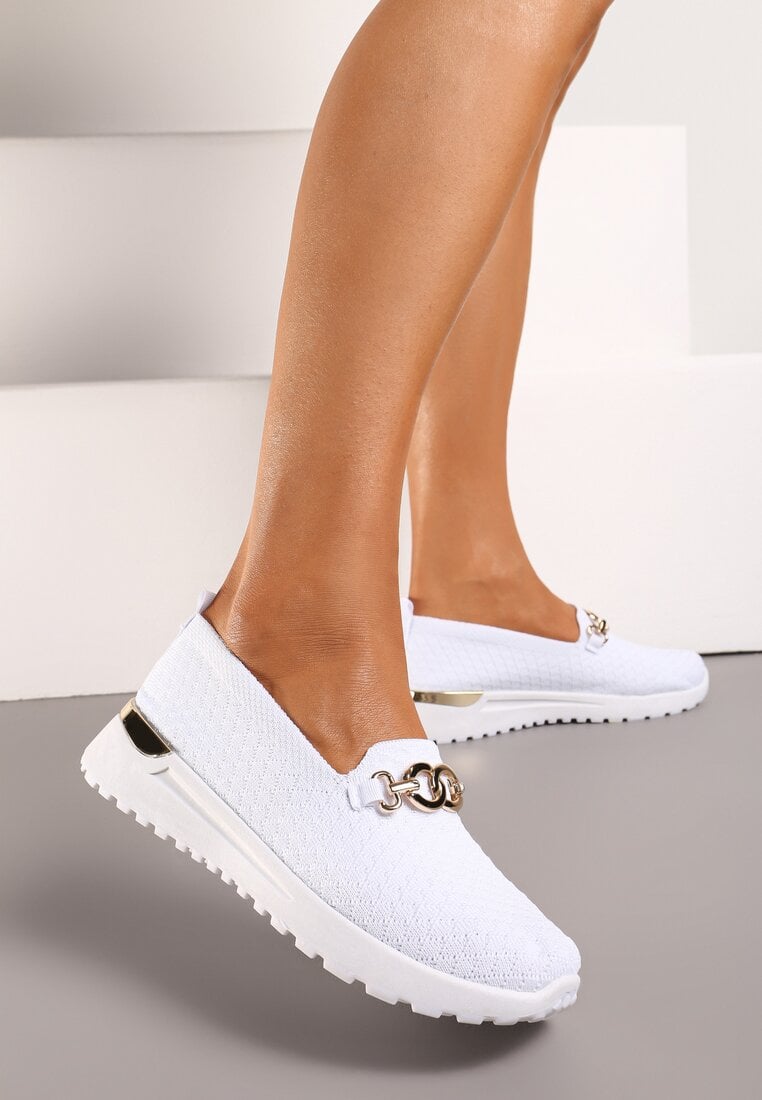 Białe Wsuwane Tenisówki w Stylu Mokasynów Ozdobione Klamrą Wiatalia