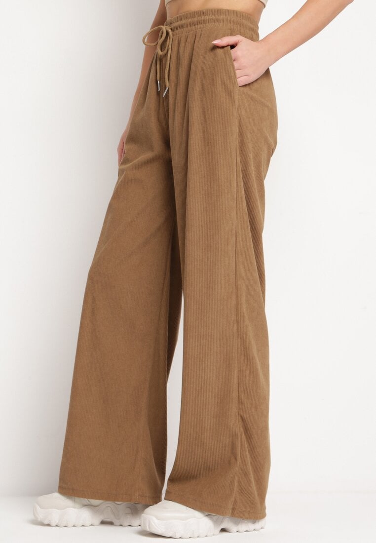 Ciemnobeżowe Prążkowane Spodnie z Szerokimi Nogawkami i Gumką w Pasie Itrulla