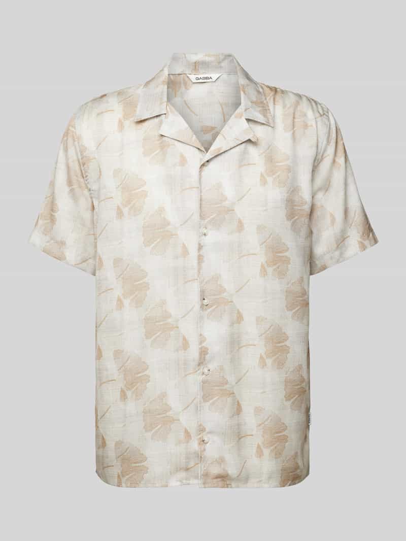 Koszula casualowa o kroju regular fit z kwiatowym nadrukiem na całej powierzchni