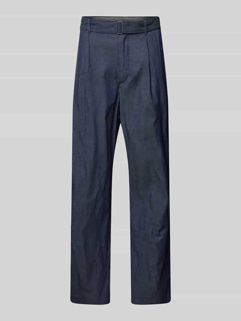 Chinosy z materiałowym paskiem