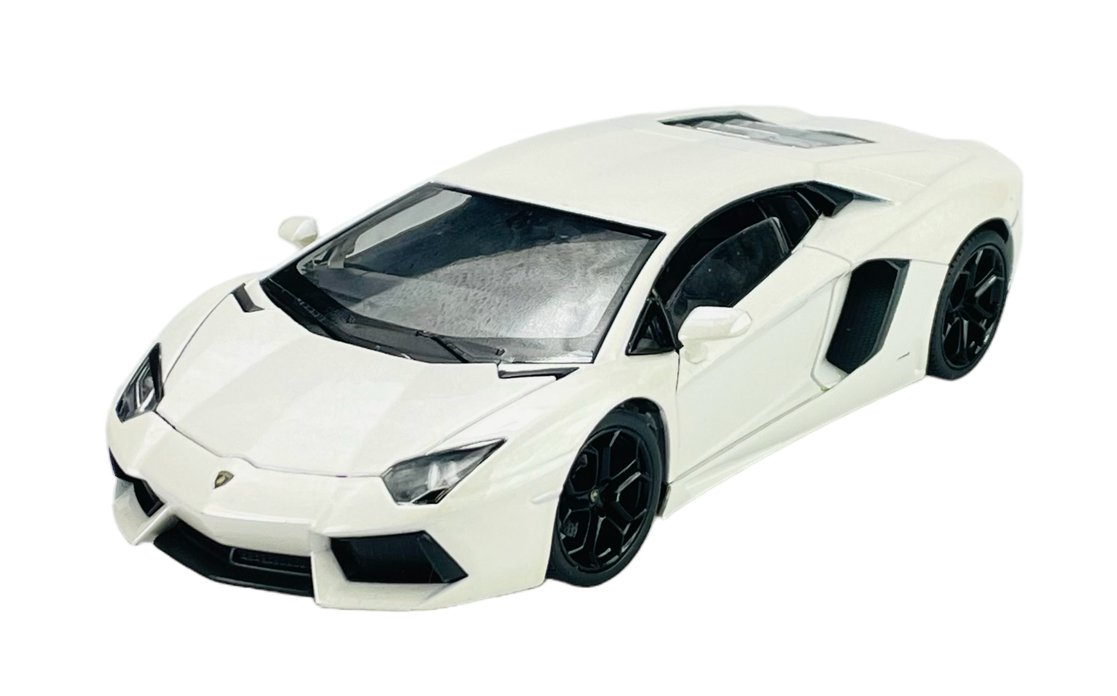 WELLY LAMBORGHINI AVENTADOR LP700-4 BIAŁY 1:24 SAMOCHÓD NOWY METALOWY MODEL