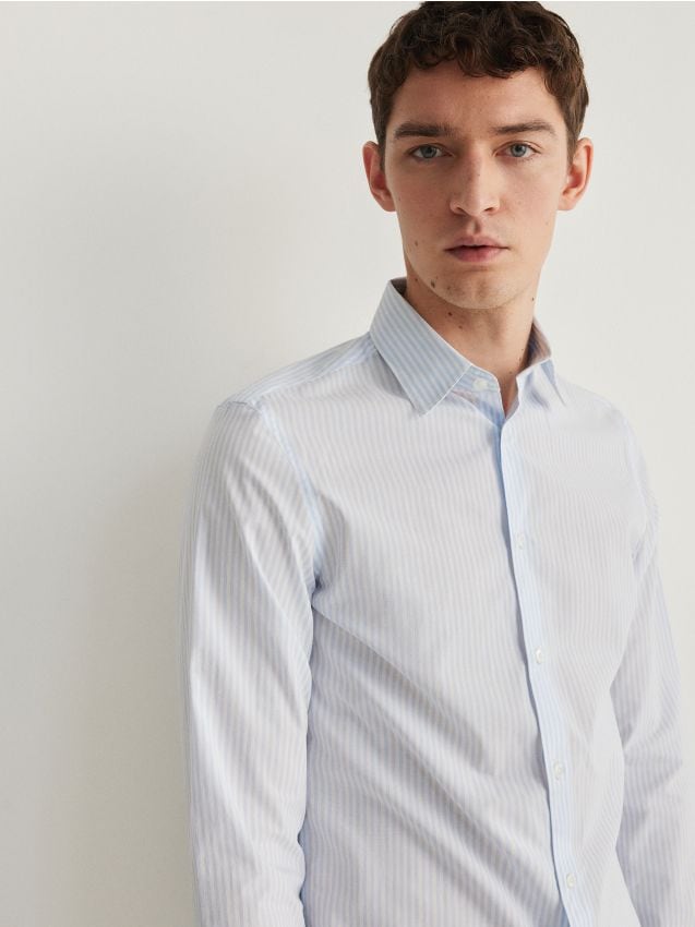 Reserved - Koszula slim fit w paski - jasnoniebieski