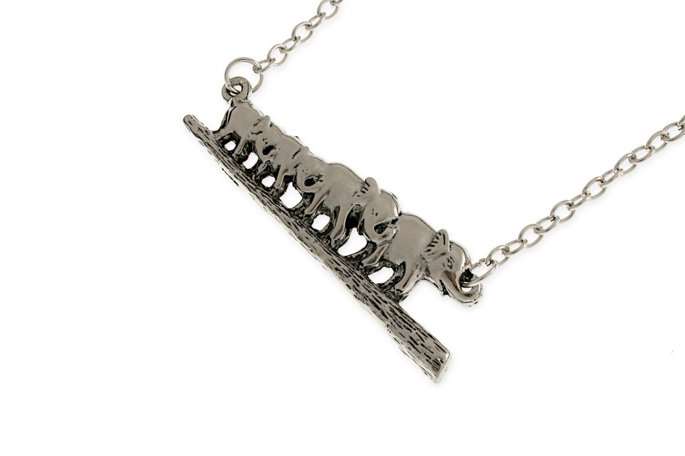 WISIOR SZCZĘSLIWE SŁONIE + DŁUGI ŁAŃCUCH