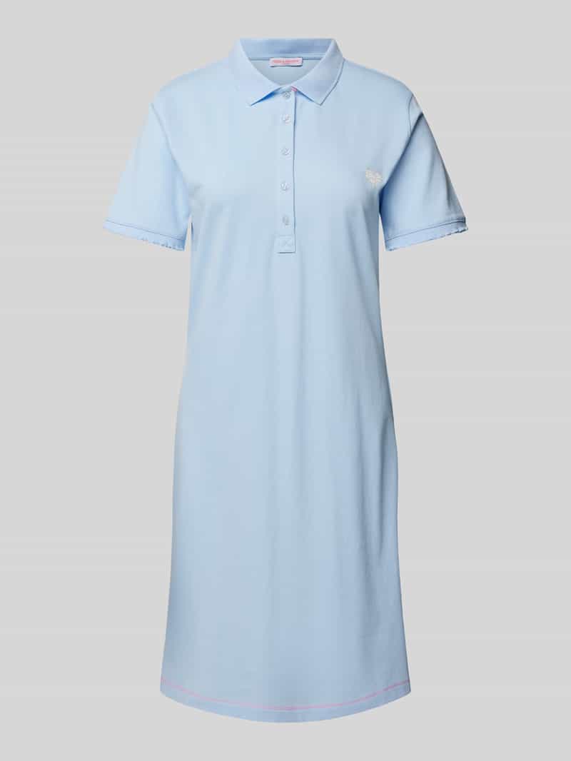 Sukienka polo z wyhaftowanym motywem