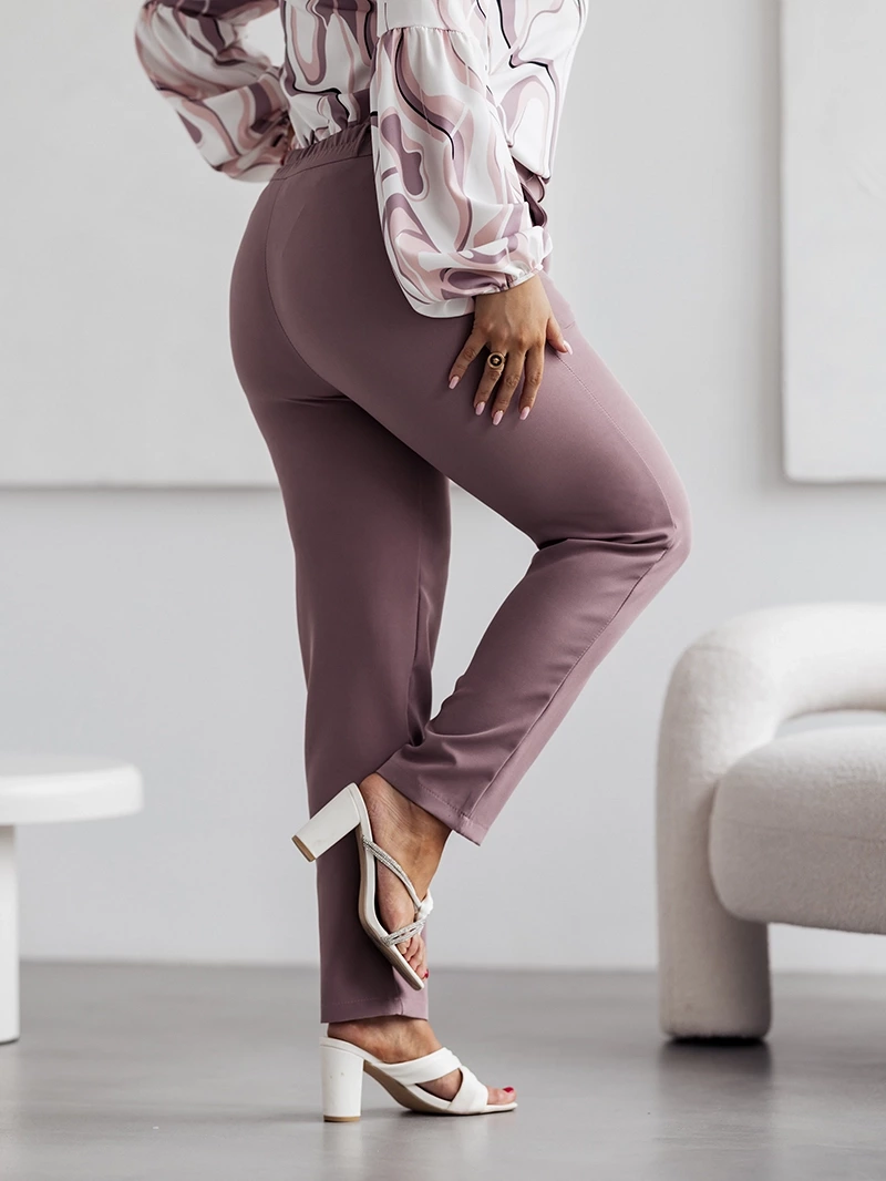 Eleganckie spodnie damskie plus size cappuccino (728) - MOON