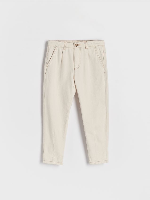 Reserved - Spodnie chino regular fit - złamana biel