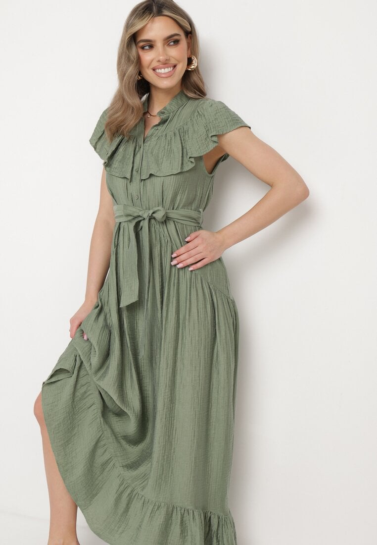Zielona Rozkloszowana Sukienka z Wiskozą Ozdobiona Falbankami Zapinana na Guziki z Dodatkowym Materiałowym Paskiem Ganesia