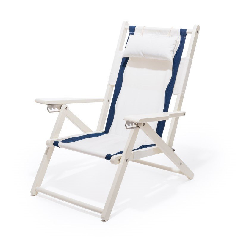 Business & Pleasure Co. - Leżak składany z poduszką i kieszenią The Tommy Chair, white/rivie white