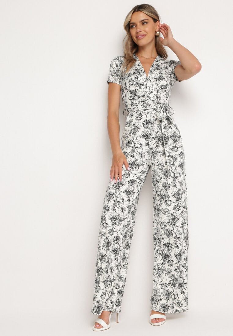 Biało-Czarny Kombinezon w Kwiaty z Krótkim Rękawem i Dekoltem w Serek z Długimi Nogawkami Nestaanne