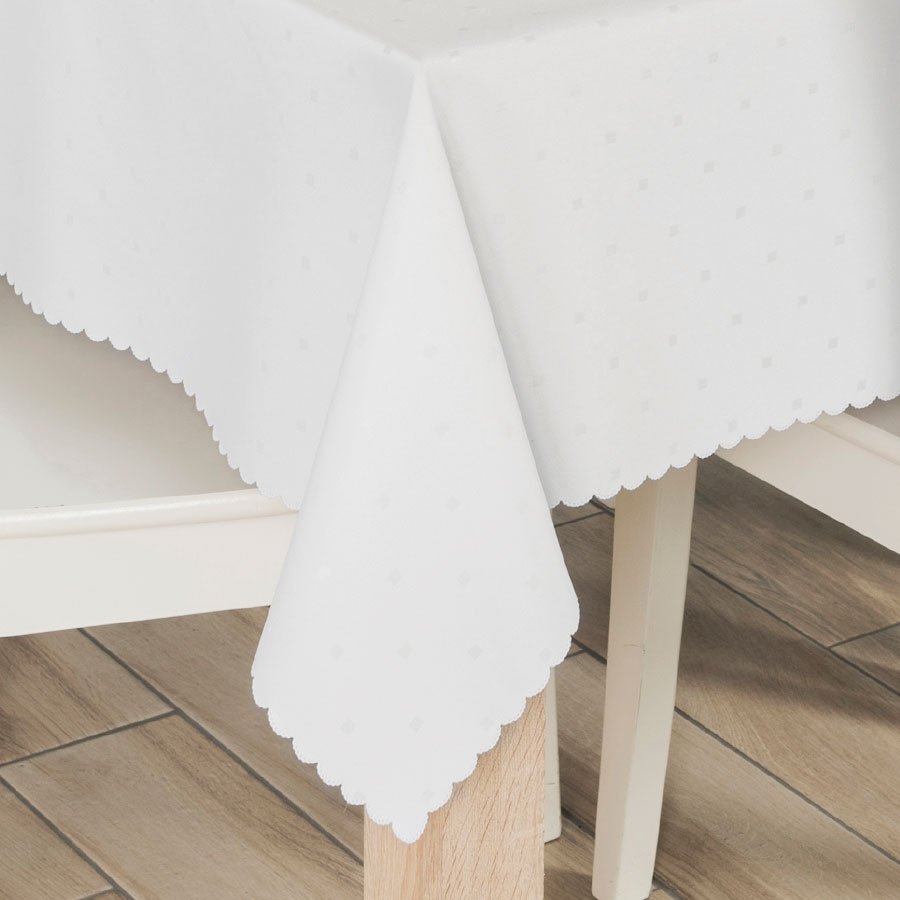 Obrus wodoodporny, prostokątny, kremowy ze wzorem kwadracików, wykończony chmurką, rozmiar 140x300 cm, Mija